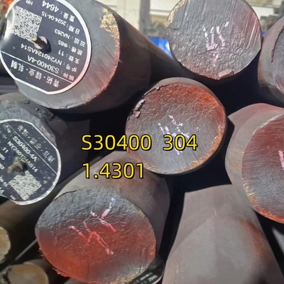 4-6 मीटर लंबाई ASTM A276 TP304 1.4301 स्टेनलेस स्टील गोल पट्टी काले सतह के साथ
