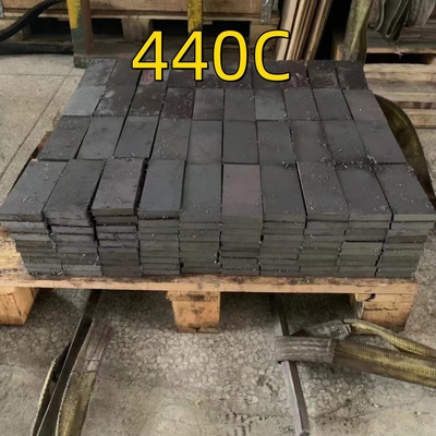 SUS440C स्टेनलेस स्टील फ्लैट प्लेट बार आकार 30MM X 115 X 2METER गर्म लुढ़का हुआ 9Cr18Mo 440C