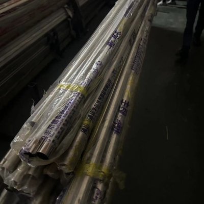 ASTM A554 201 वेल्डेड ट्यूब 25*0.8*6000mm 320 ग्रिट मिरर पॉलिश स्टेनलेस स्टील पाइप