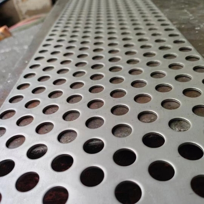 छिद्रित स्टेनलेस स्टील शीट ग्रेड 304 धातु शीट 0.5-3.0mm छेद 0.5-10mm