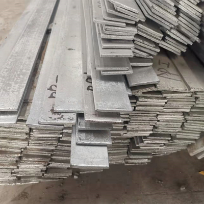गर्म डुबोया जस्ती स्टील फ्लैट बार S235JR ASTM A36 SS400 हल्के फ्लैट बार 30*3*6000MM